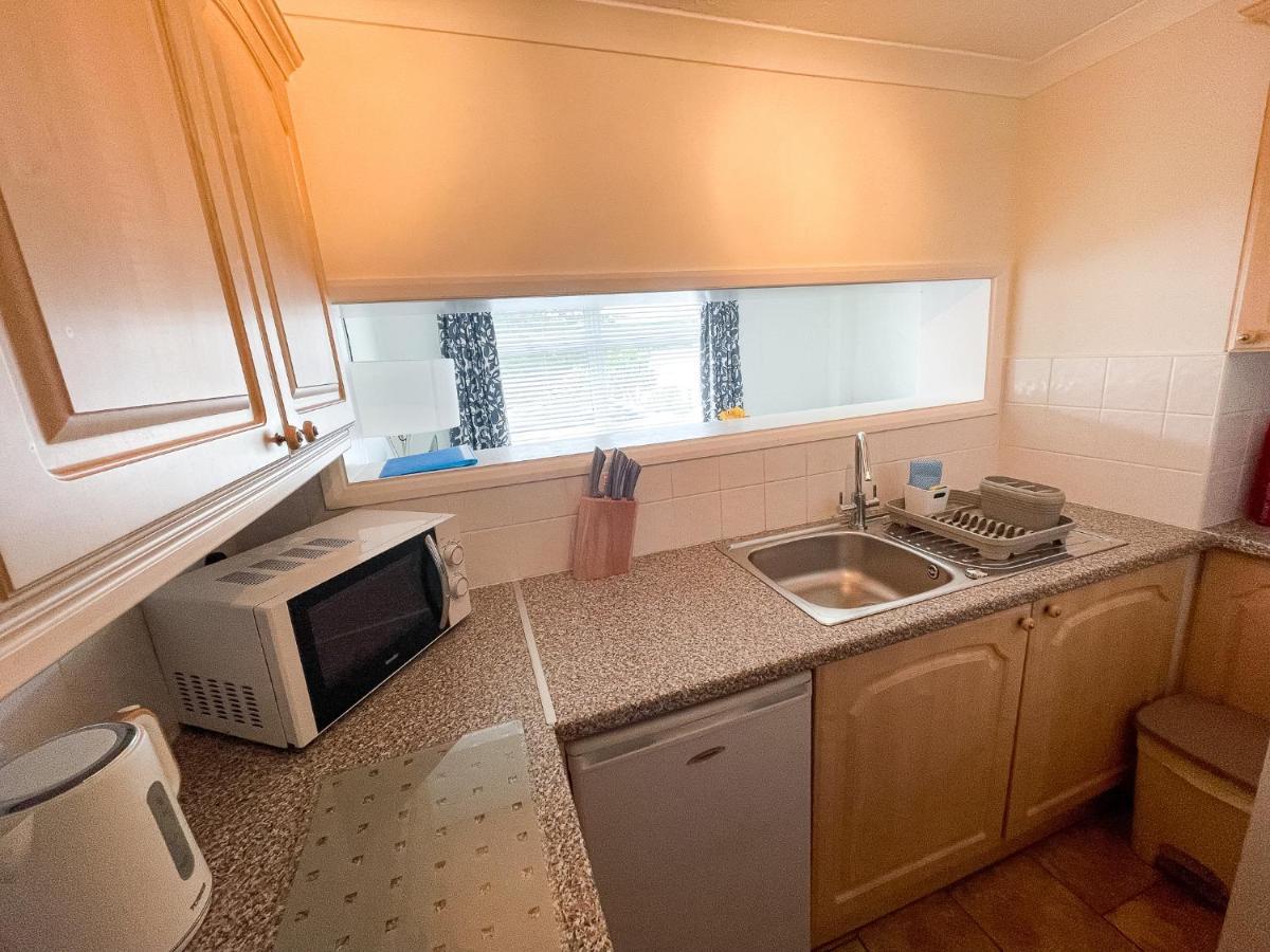 1 Chatsworth Riverscape Apartments - Riverview Apartment In Great Location With Free Parking Overlooking The Gannel Just A Short Walk From Newquays Incredible Beaches And Local Amenities نيوكويي المظهر الخارجي الصورة
