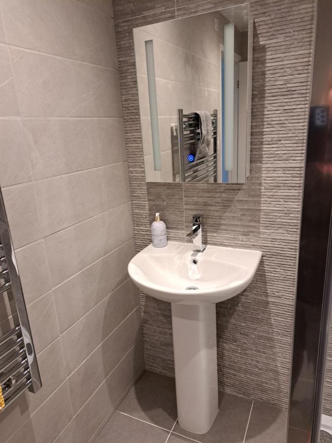 1 Chatsworth Riverscape Apartments - Riverview Apartment In Great Location With Free Parking Overlooking The Gannel Just A Short Walk From Newquays Incredible Beaches And Local Amenities نيوكويي المظهر الخارجي الصورة