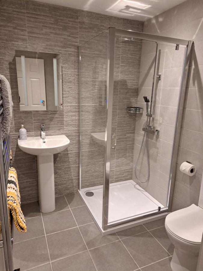 1 Chatsworth Riverscape Apartments - Riverview Apartment In Great Location With Free Parking Overlooking The Gannel Just A Short Walk From Newquays Incredible Beaches And Local Amenities نيوكويي المظهر الخارجي الصورة